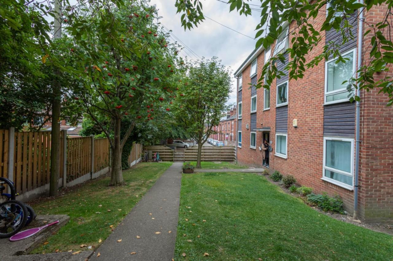 Hanifa Place Leeds  Eksteriør billede